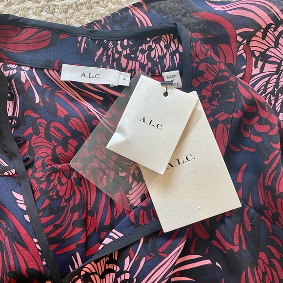 NWT ALC Beatrix Burgundy Floral 100% Silk Blouse Top - Picture 12 of 12